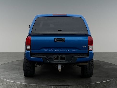 Used 2016 Toyota Tacoma TRD Off-Road w/ Premium & Technology Package AWD/4WD image 8
