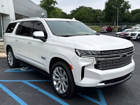 Used 2021 Chevrolet Suburban Premier w/ Texas Edition AWD/4WD image 3