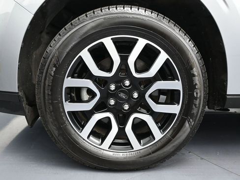 Used 2022 Ford Maverick Lariat w/ Lariat Luxury Package image 12