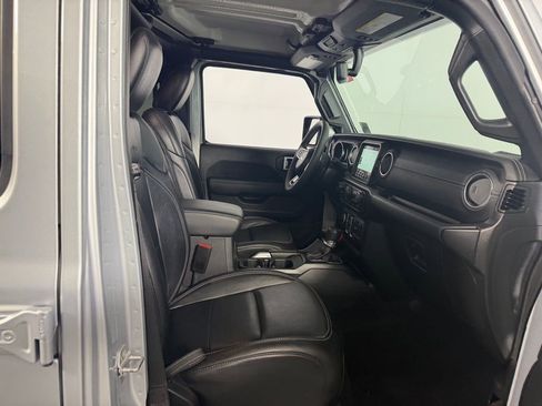 Used 2023 Jeep Wrangler Unlimited Sahara image 36