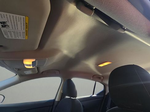 Used 2025 Nissan Sentra S image 12