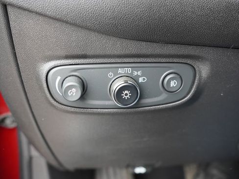 Used 2020 Chevrolet Equinox Premier image 27