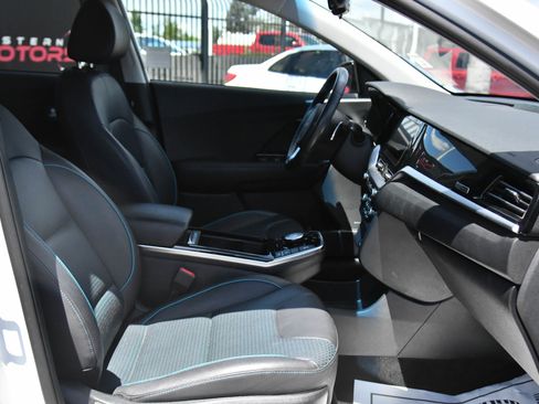 Used 2022 Kia Niro EX Premium FWD image 45