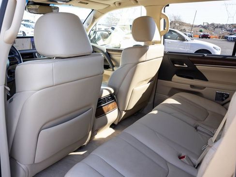 Used 2020 Lexus LX 570 4WD w/ Luxury Package image 50