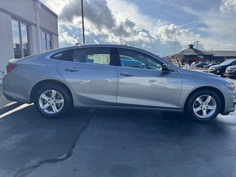 Used 2023 Chevrolet Malibu LS image 3
