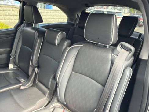 Used 2023 Honda Odyssey Elite image 11