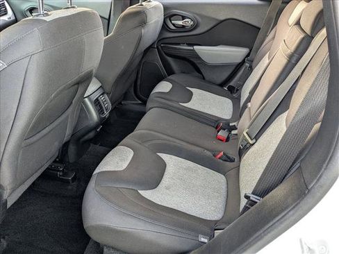 Used 2014 Jeep Cherokee Latitude image 18