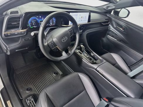 Used 2025 Toyota Crown w/ Advanced Technology Package AWD/4WD image 10