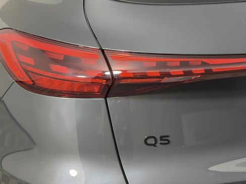 Used 2025 Audi Q5 Premium w/ Convenience Package AWD/4WD image 27