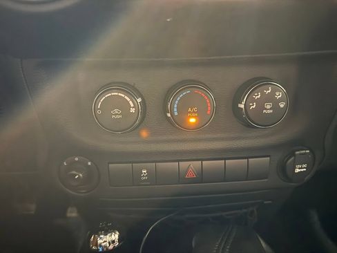 Used 2017 Jeep Wrangler Unlimited Sport w/ Quick Order Package 23S AWD/4WD image 13