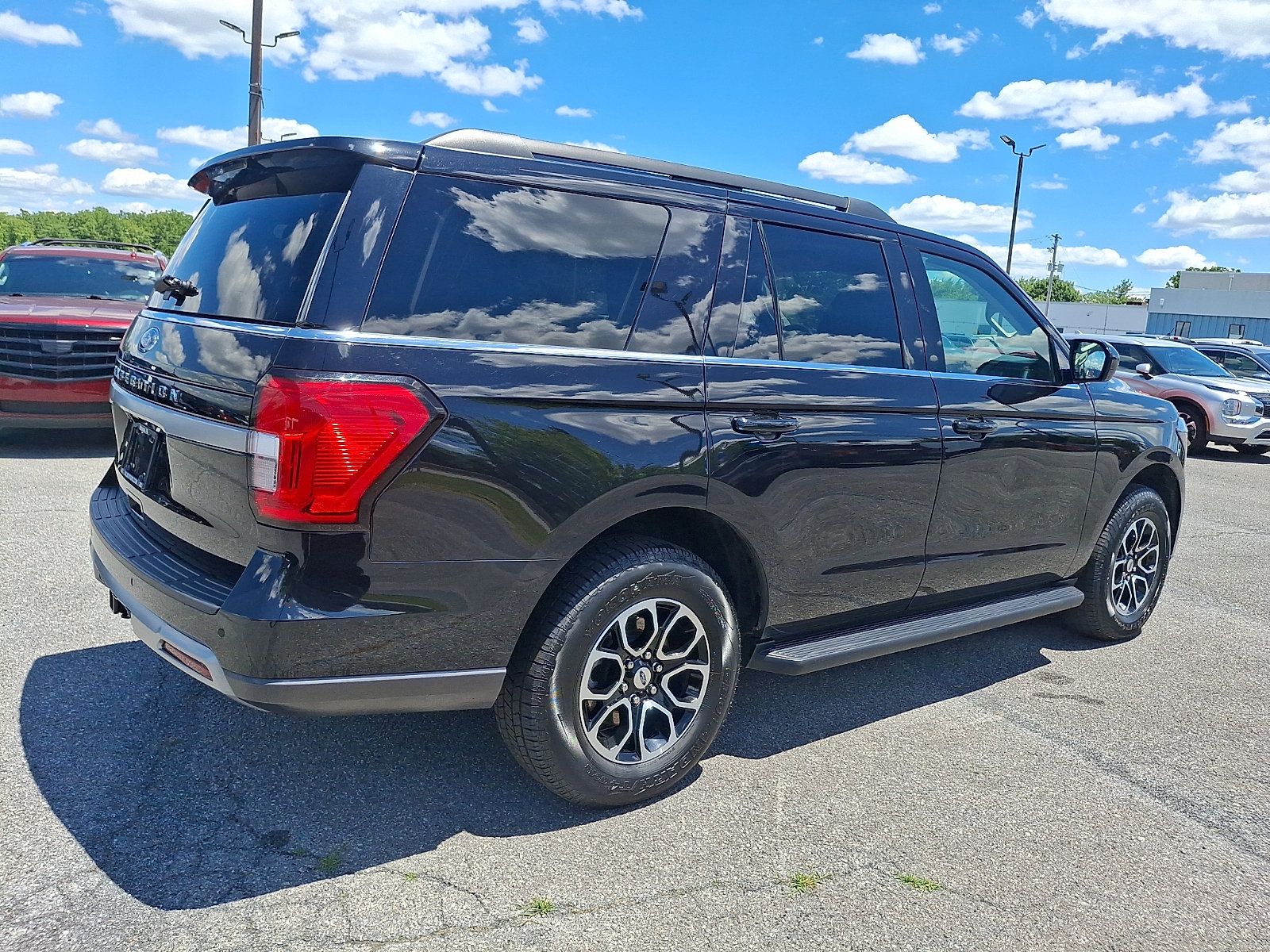 Certified 2024 Ford Expedition XLT AWD/4WD image 6
