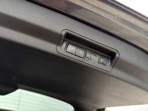 Used 2020 Ford Explorer XLT w/ Equipment Group 202A image 42