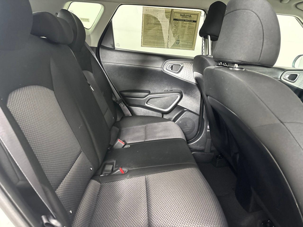 Used 2025 Kia Soul LX w/ LX Technology Package FWD image 26