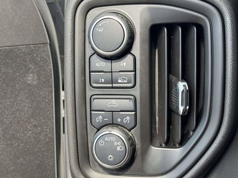 Used 2022 Chevrolet Silverado 1500 Custom AWD/4WD image 30