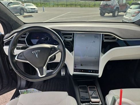 Used 2016 Tesla Model X 75D AWD/4WD image 7