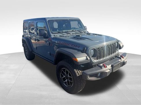 Used 2024 Jeep Wrangler Unlimited Rubicon image 3