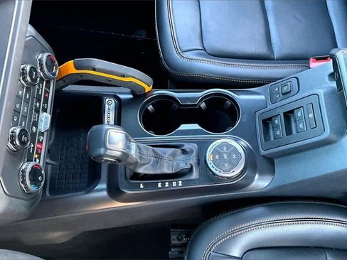 Used 2024 Ford Bronco Badlands image 18