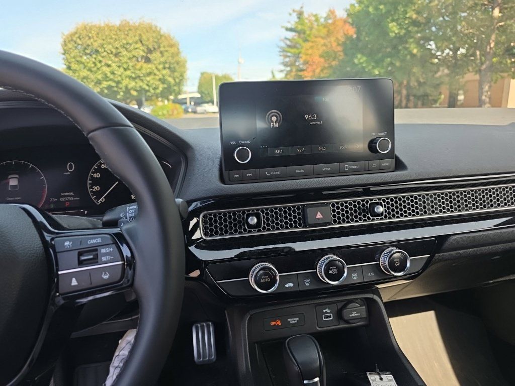 Used 2023 Honda Civic Sport image 20