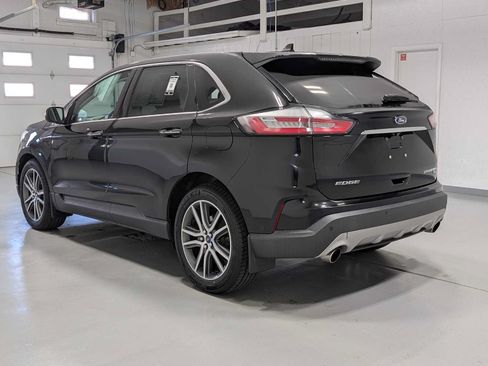 Used 2019 Ford Edge Titanium w/ Equipment Group 301A AWD/4WD image 10