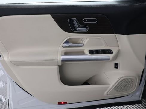 Used 2024 Mercedes-Benz GLA 250 4MATIC w/ Winter Heating Package image 25