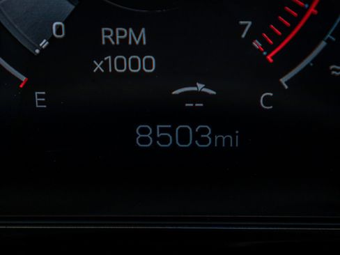Used 2025 GMC Yukon AT4 w/ LPO, AT4 Appearance Package AWD/4WD image 18