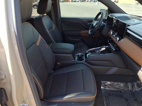 Used 2024 GMC Canyon AT4 w/ AT4 Premium Package image 19