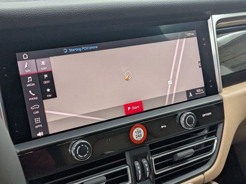 New 2026 Porsche Macan image 16