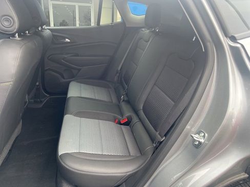 Used 2025 Chevrolet Trax LT w/ Driver Confidence Package image 19