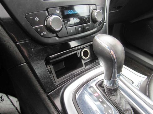 Used 2013 Buick Regal Premium image 14