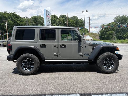 Used 2022 Jeep Wrangler Unlimited Rubicon 4xe w/ Steel Bumper Group AWD/4WD image 6