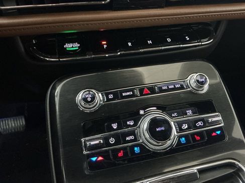 Used 2022 Lincoln Nautilus Reserve w/ Equipment Group 201A image 13