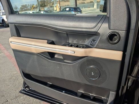 Used 2024 Ford Expedition Max Limited image 15