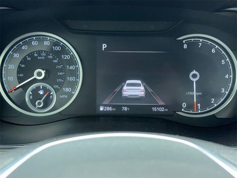 Used 2025 Genesis G70 2.5T image 21