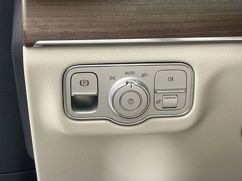 New 2026 Mercedes-Benz GLS 450 4MATIC image 10