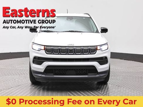 Used 2022 Jeep Compass Latitude w/ Convenience Group FWD image 2