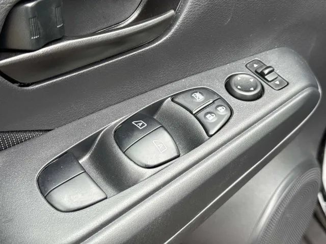 Certified 2025 Nissan Kicks Play S FWD image 28