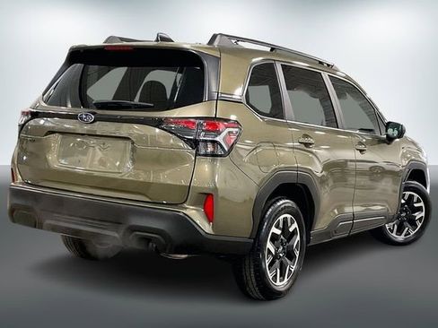 Used 2025 Subaru Forester Premium image 13