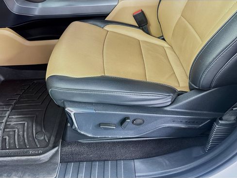 Used 2022 Ford F150 Lariat w/ Bed Utility Package AWD/4WD image 19