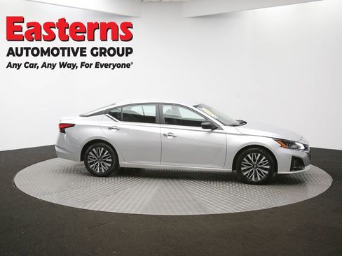 Used 2024 Nissan Altima 2.5 SV image 43