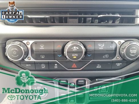 Used 2026 Jeep Gladiator Mojave AWD/4WD image 23
