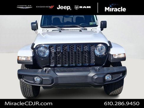 Certified 2022 Jeep Gladiator Sport image 2
