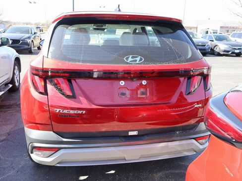 Certified 2025 Hyundai Tucson SE image 21