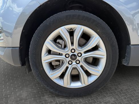 Used 2023 Ford Edge Titanium AWD/4WD image 9
