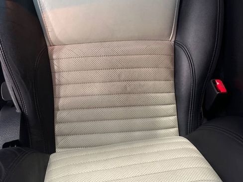 Used 2003 Ford Thunderbird image 79