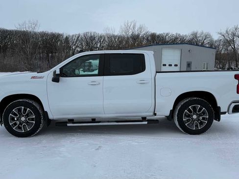 Used 2024 Chevrolet Silverado 1500 LT AWD/4WD image 6