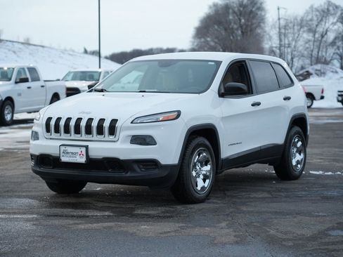 Used 2017 Jeep Cherokee Sport image 7