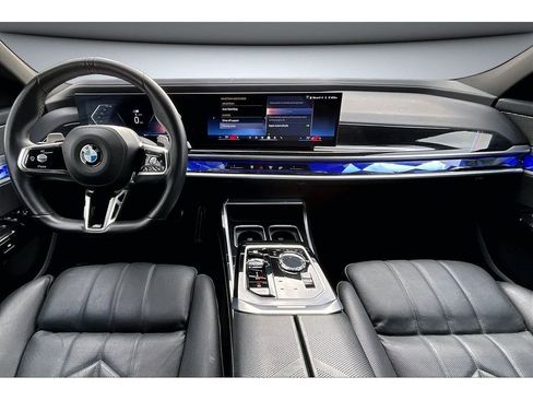 Used 2025 BMW 740i xDrive AWD/4WD image 18