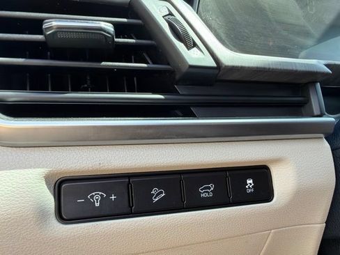 Used 2025 Kia Telluride EX w/ EX Captain's Chair Package FWD image 24