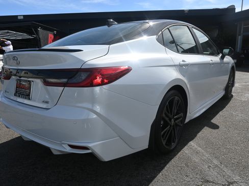 Used 2026 Toyota Camry Hybrid image 24