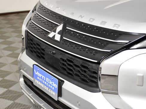 Used 2022 Mitsubishi Outlander SEL AWD/4WD image 11